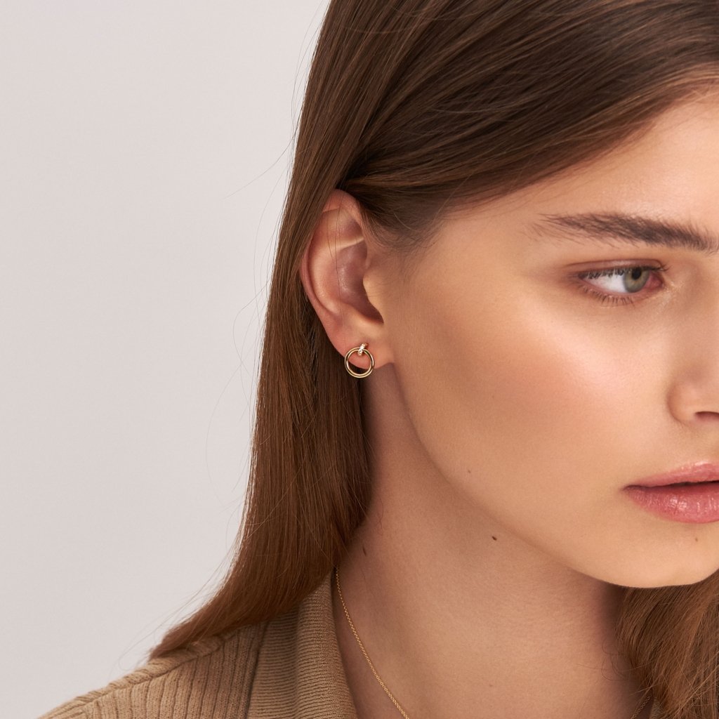 Earrings with diamonds