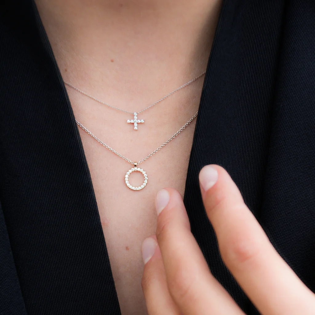 PENDANT WITH DIAMONDS