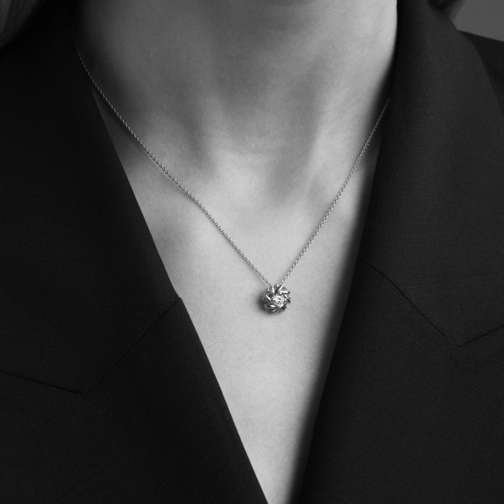 HELIA pendant with diamond