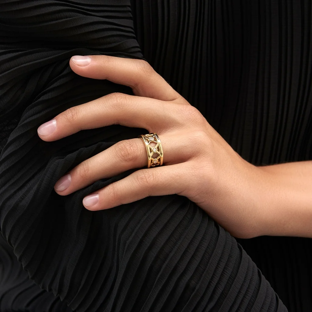 ŽIEDAS SU DEIMANTAIS