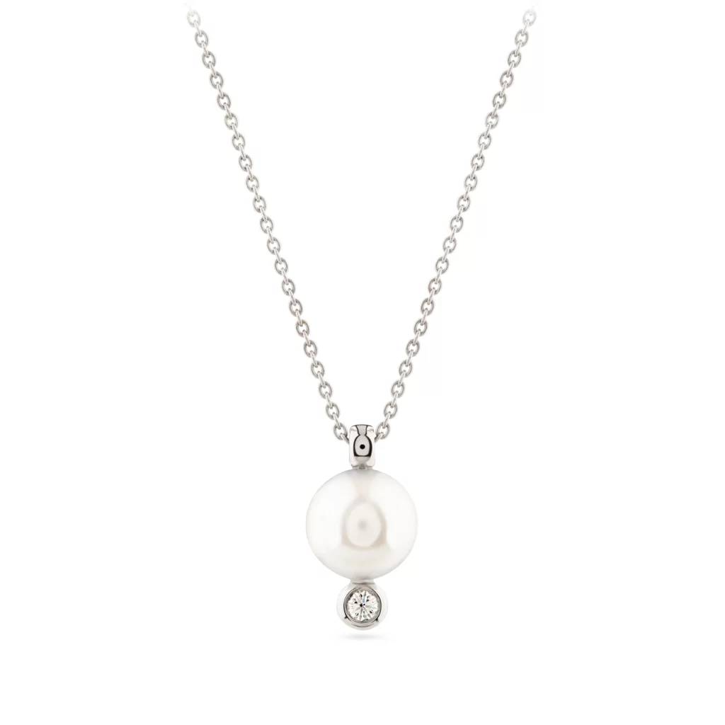 PENDANT WITH PEARL AND DIAMOND