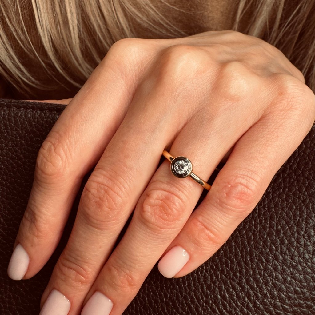 RING WITH DIAMOND