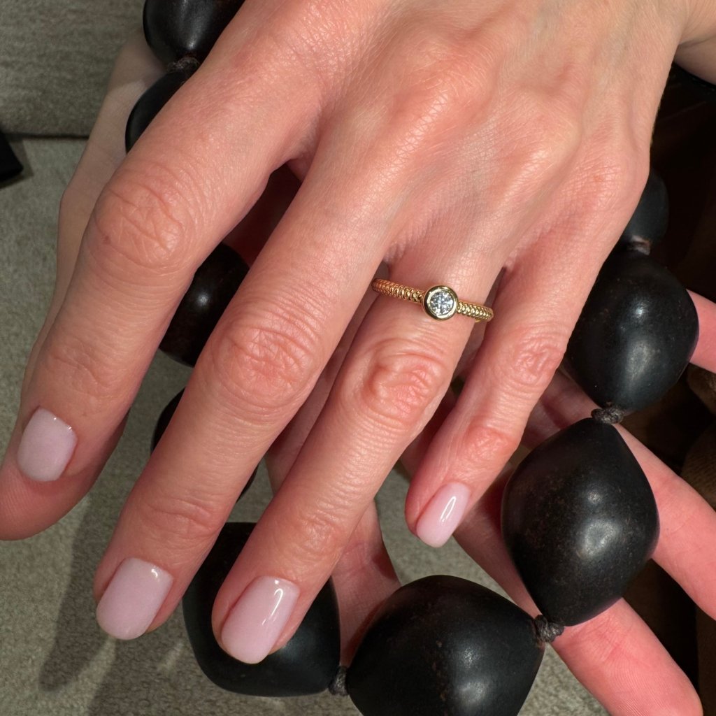 NEVER ENDING STORY RING WITH DIAMONDS