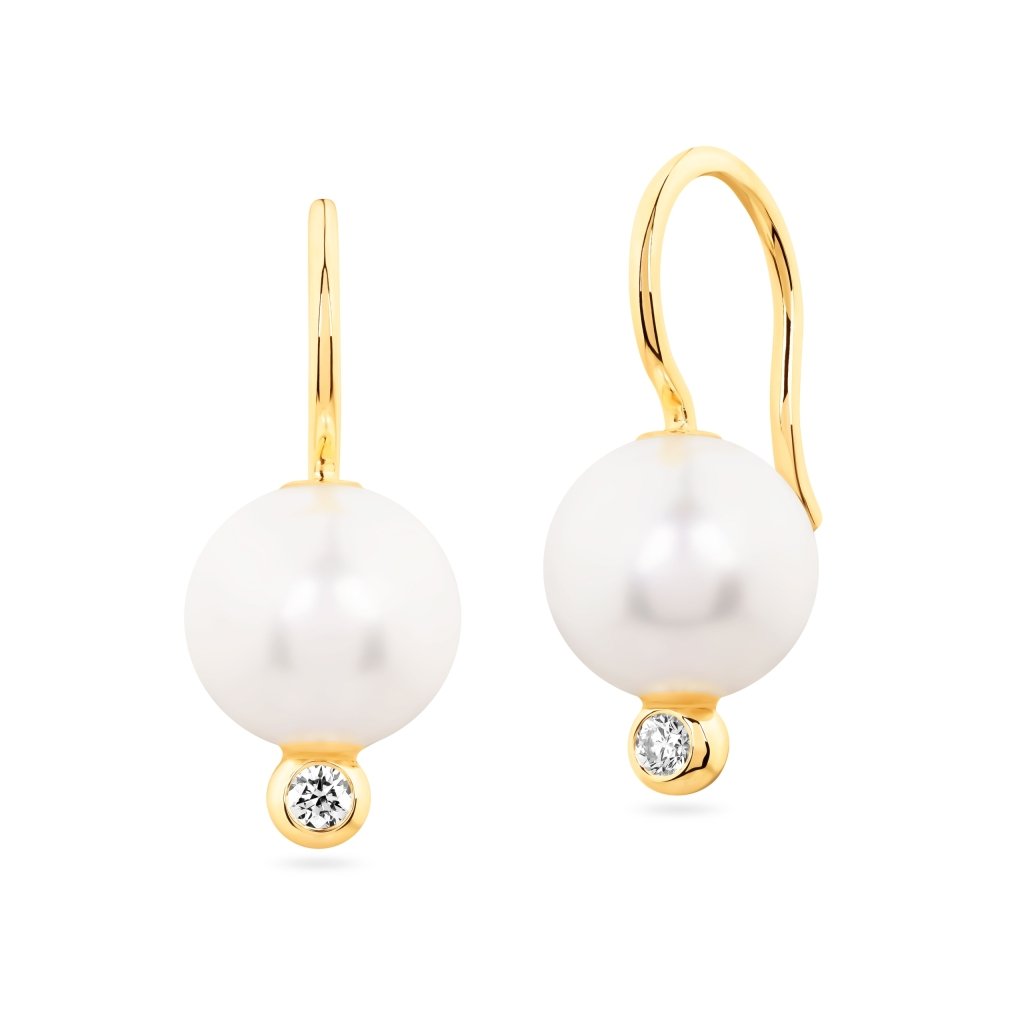 Earrings with pearls and diamonds