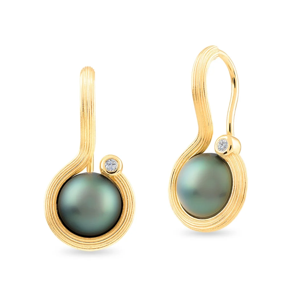 NOA AUSKARAI SU PERLAIS IR DEIMANTAIS