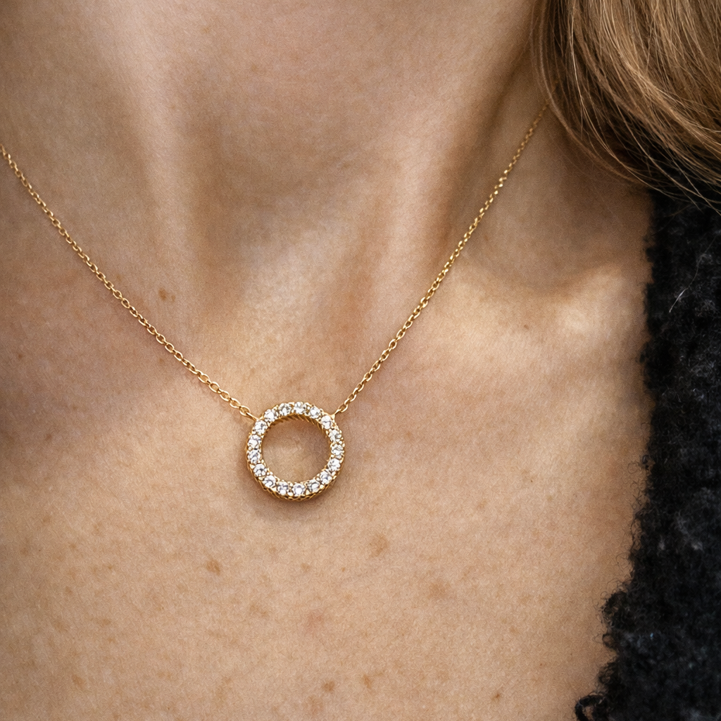 PAKABUKAS NESIBAIGIANTI ISTORIJA SU DEIMANTAIS